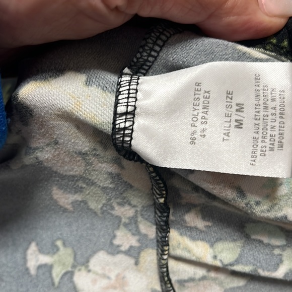 Sleeveless floral blouse - Picture 4 of 5